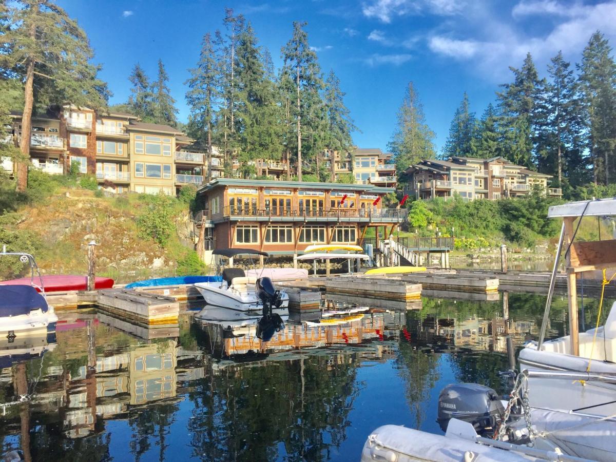 Painted Boat Resort Spa And Marina Madeira Park Exterior foto