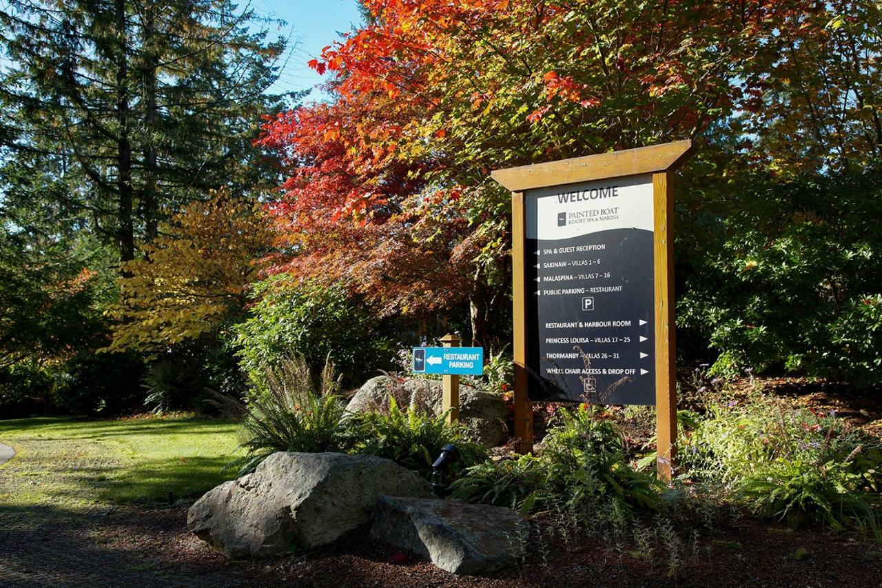 Painted Boat Resort Spa And Marina Madeira Park Exterior foto